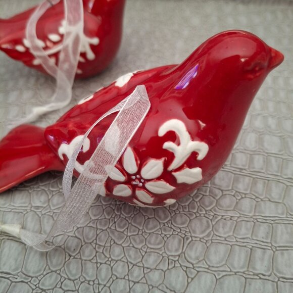 Set Of 3 Red Ceramic Bird Ornaments With White Floral Design Ribbon Hangers - Picture 3 of 6